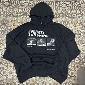 Gildan Black Hoodie with Graphic Print